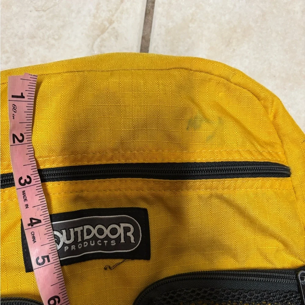 VTG Outdoor Product backpack yellow black hiking outdoors